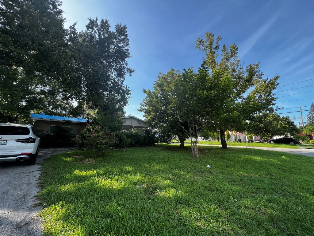 9780 Park Lake Drive N Pinellas Park FL 33782 W7857250 image1