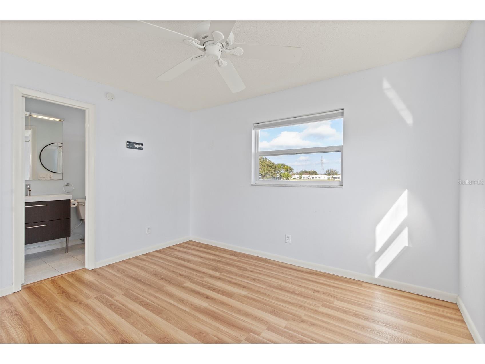 9785 Mainlands Boulevard W #1-B Pinellas Park FL 33782 A4680048 image10