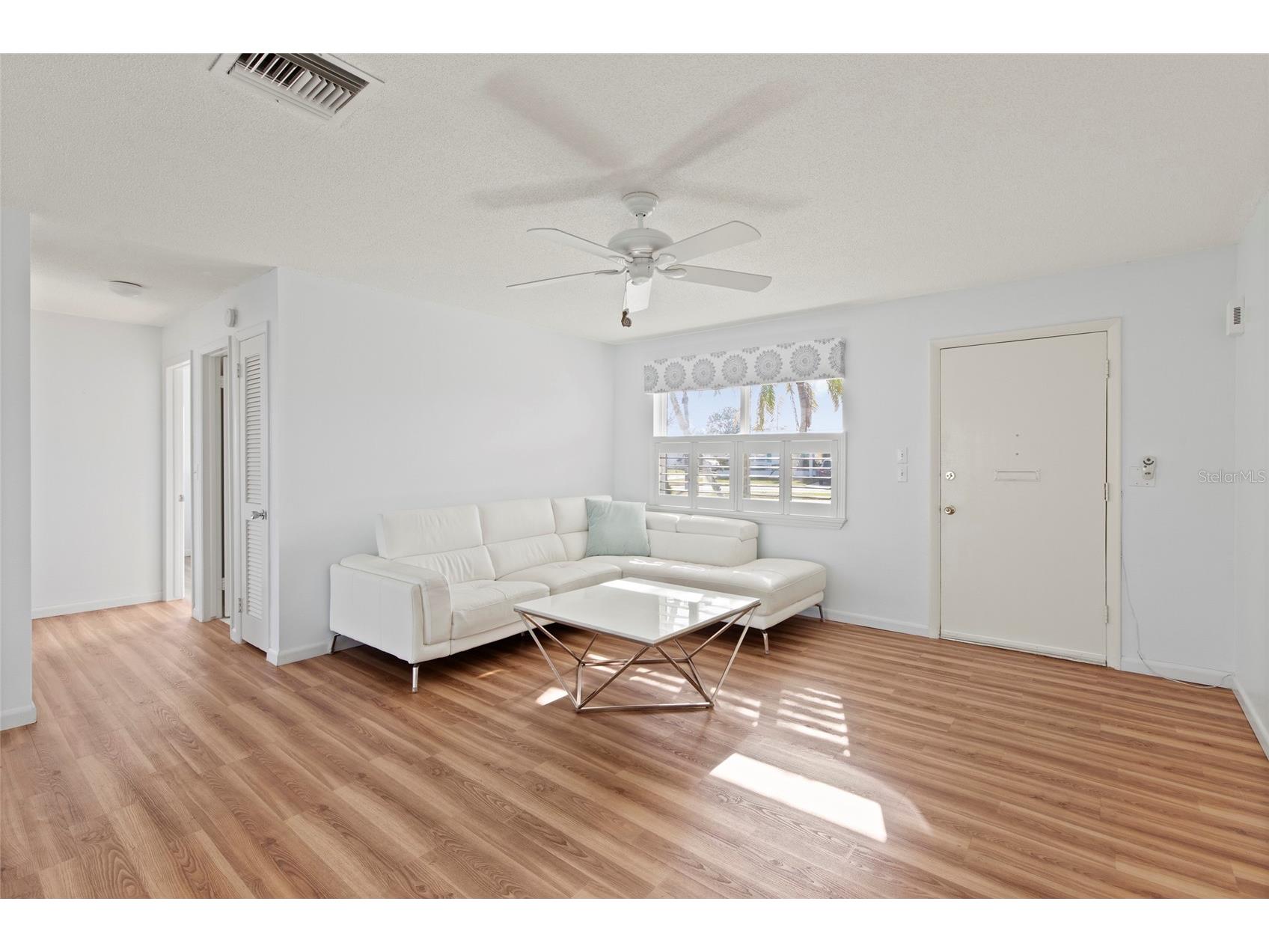 9785 Mainlands Boulevard W #1-B Pinellas Park FL 33782 A4680048 image8