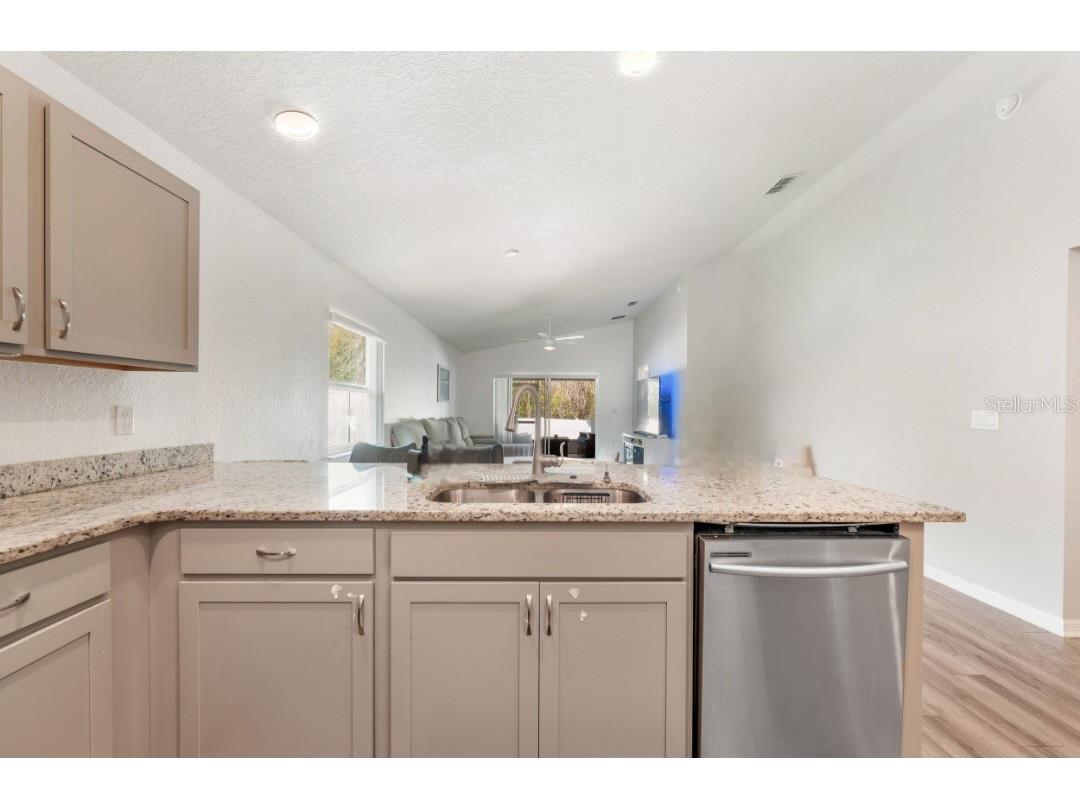 979 Pearly Ridge Lane Lakeland FL 33809 TB8477489 image11