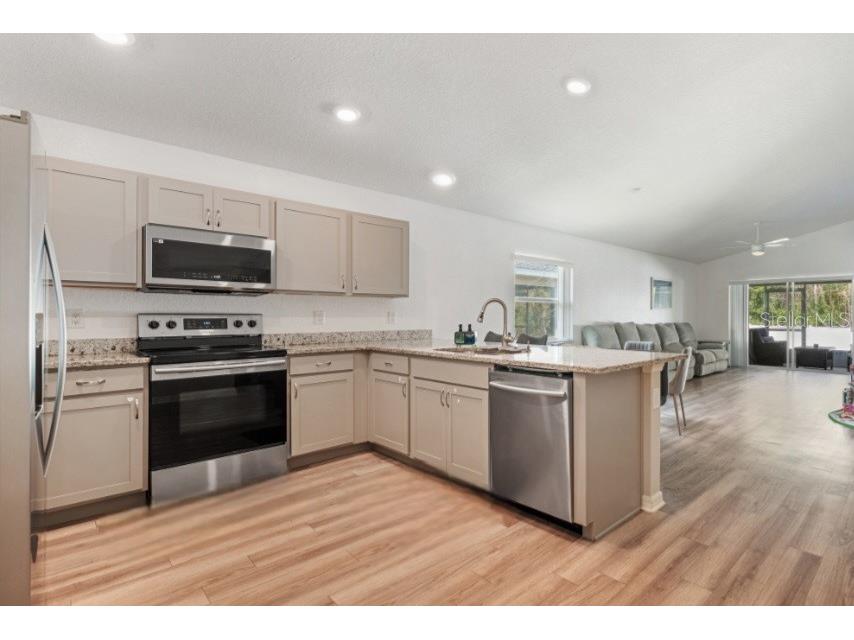 979 Pearly Ridge Lane Lakeland FL 33809 TB8477489 image9