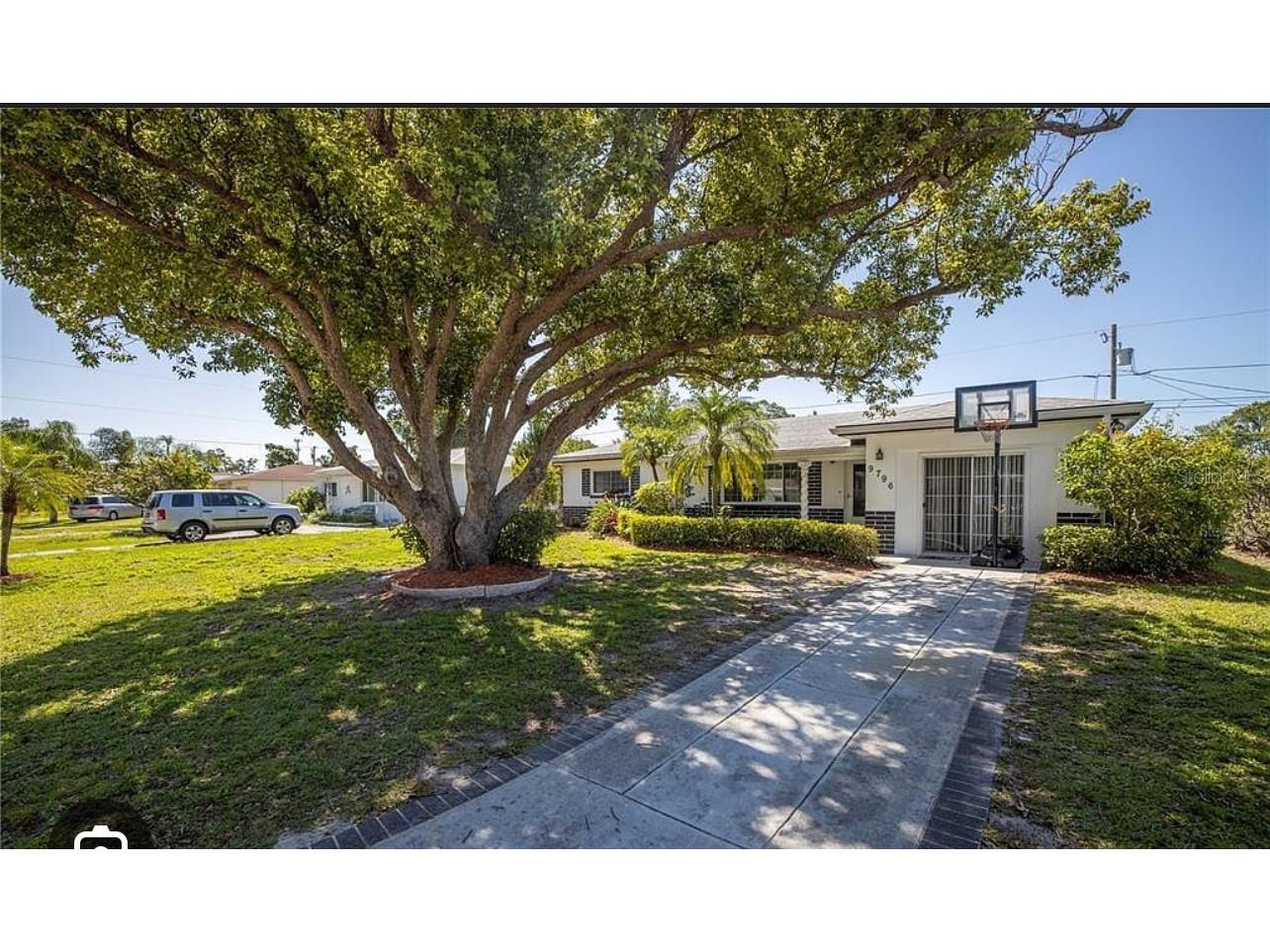 9796 52nd Terrace N Seminole FL 33708 TB8384290 image1