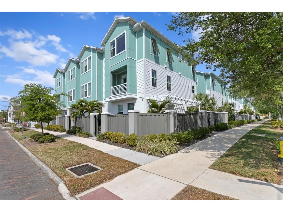 98 29th Street S Saint Petersburg FL 33712 TB8369720 image1