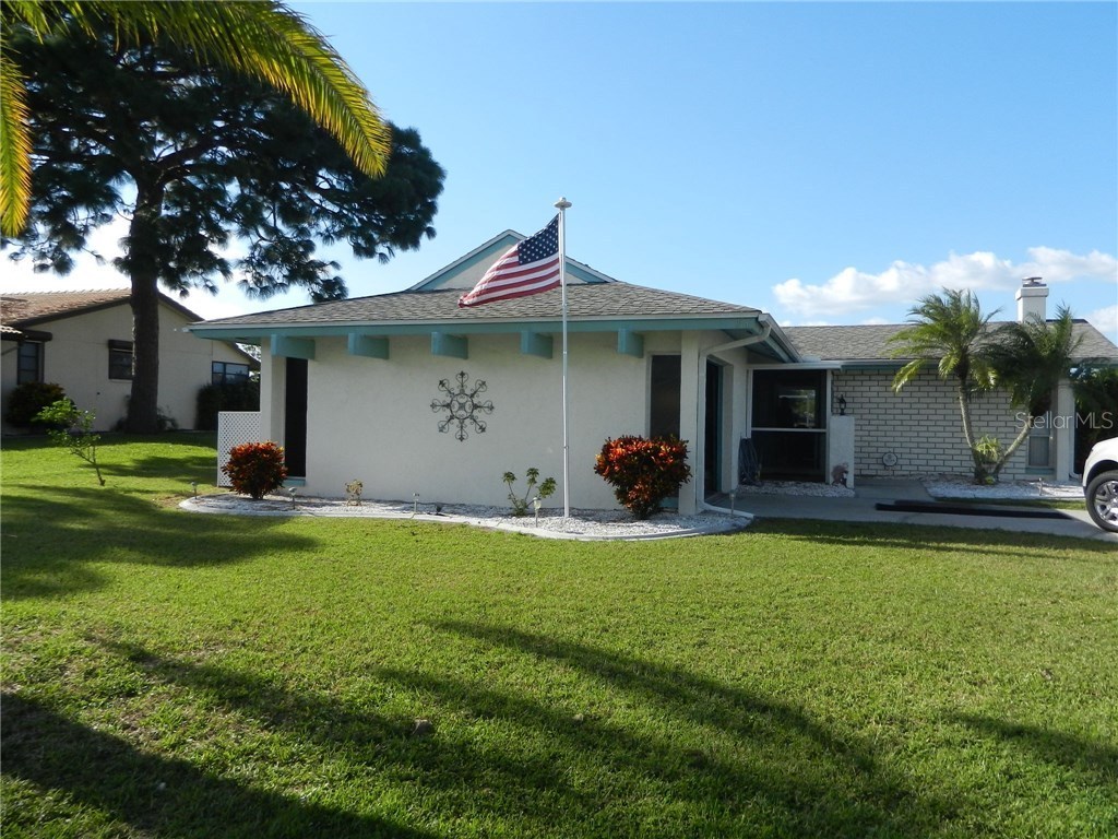 98 Caddy Road Rotonda West FL 33947 D5914648 image1