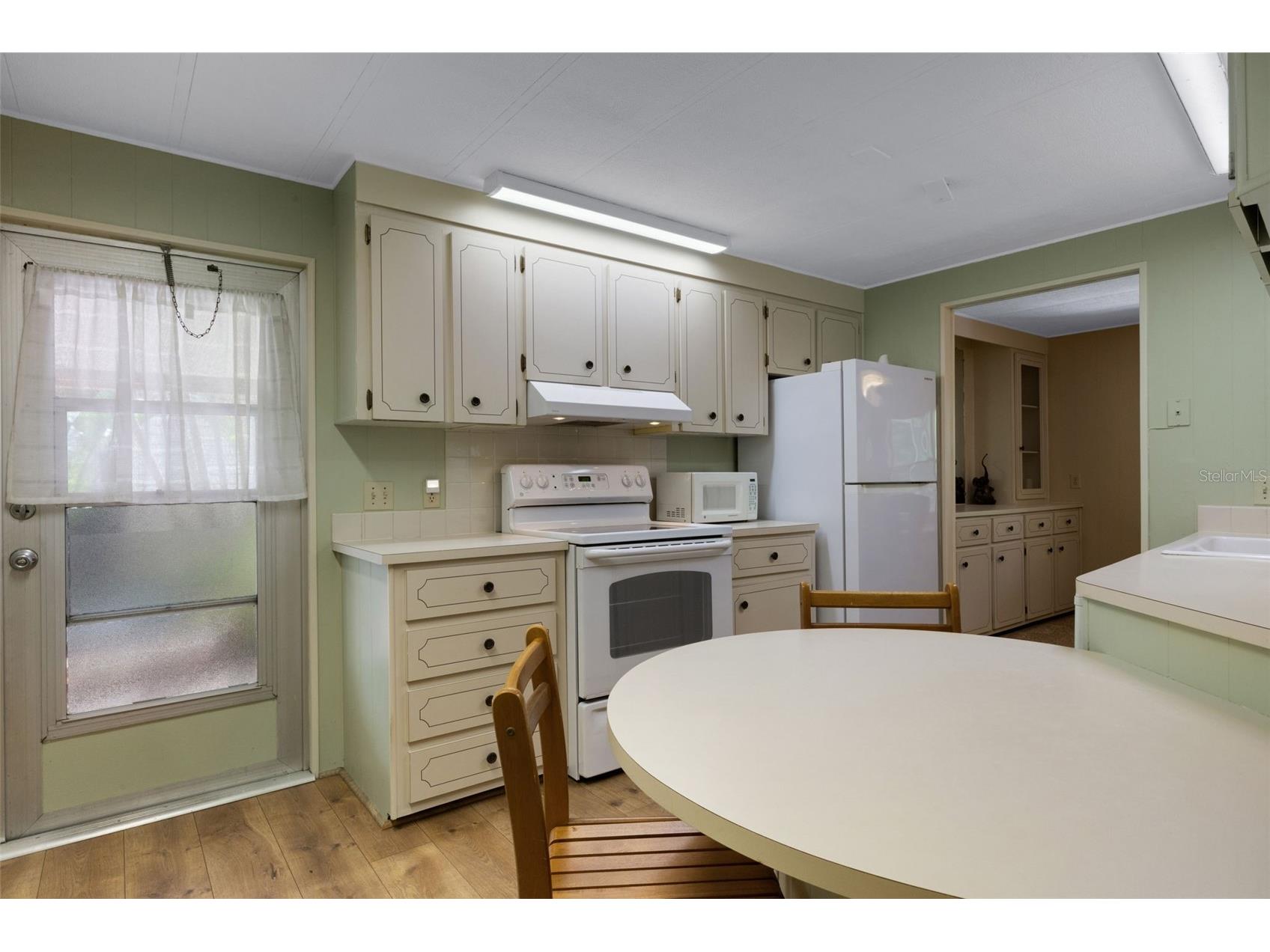 98 Cedar Elm Drive #32 Safety Harbor FL 34695 TB8497563 image2
