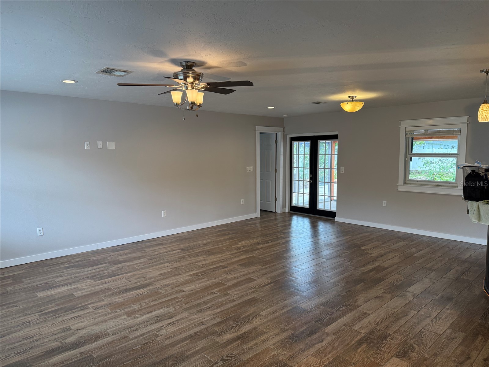 98 Dade Avenue Sarasota FL 34232 TB8491097 image6