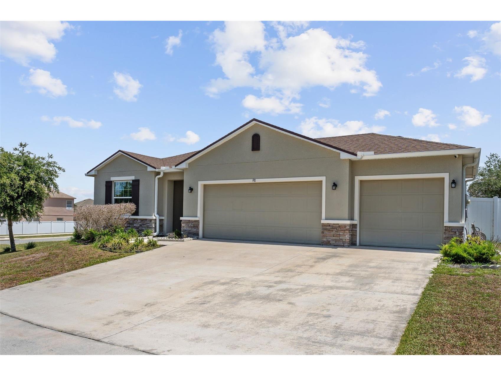 98 Prairie Falcon Drive Groveland FL 34736 O6416918 image2