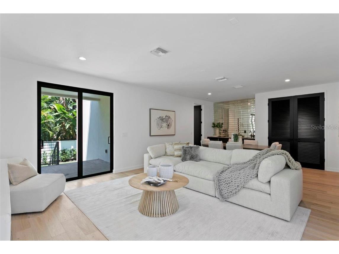 98 W Davis Boulevard Tampa FL 33606 TB8373079 image14