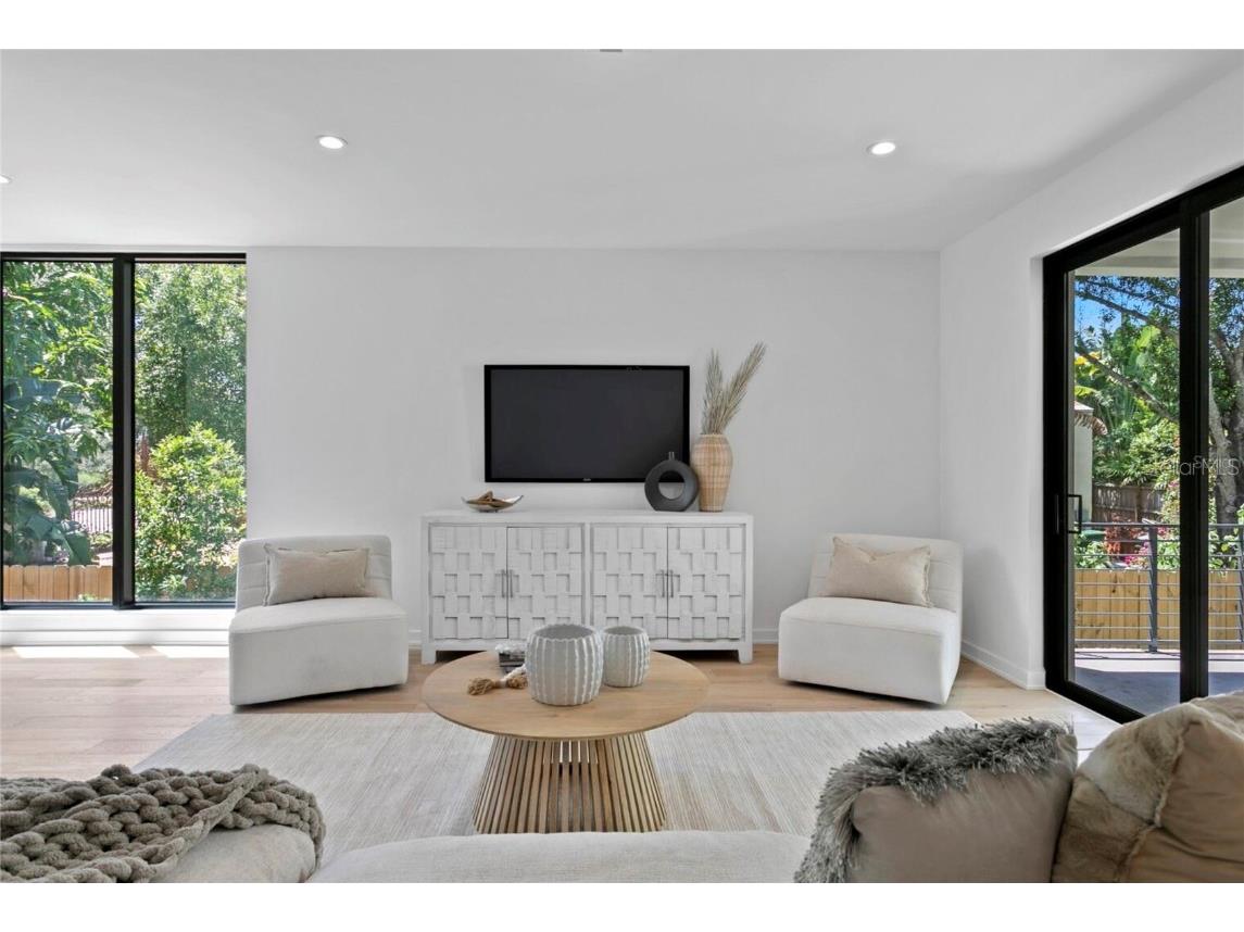 98 W Davis Boulevard Tampa FL 33606 TB8373079 image15