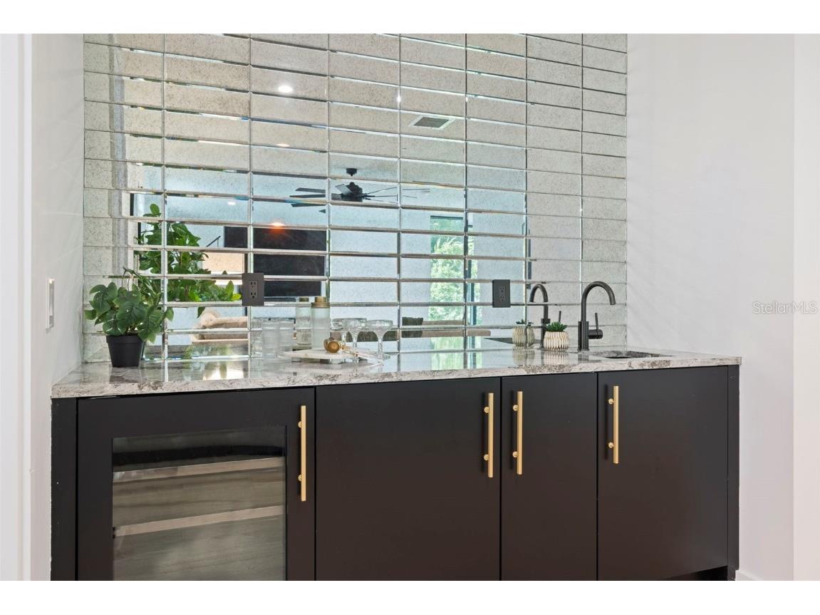 98 W Davis Boulevard Tampa FL 33606 TB8373079 image16