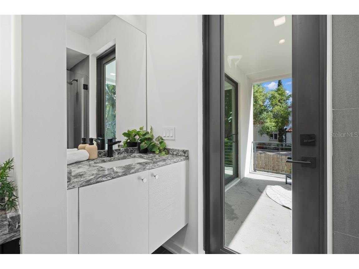 98 W Davis Boulevard Tampa FL 33606 TB8373079 image20