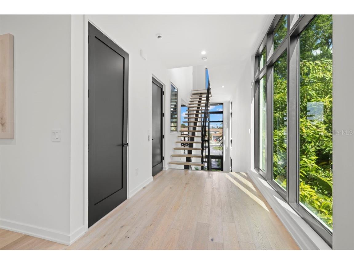 98 W Davis Boulevard Tampa FL 33606 TB8373079 image23