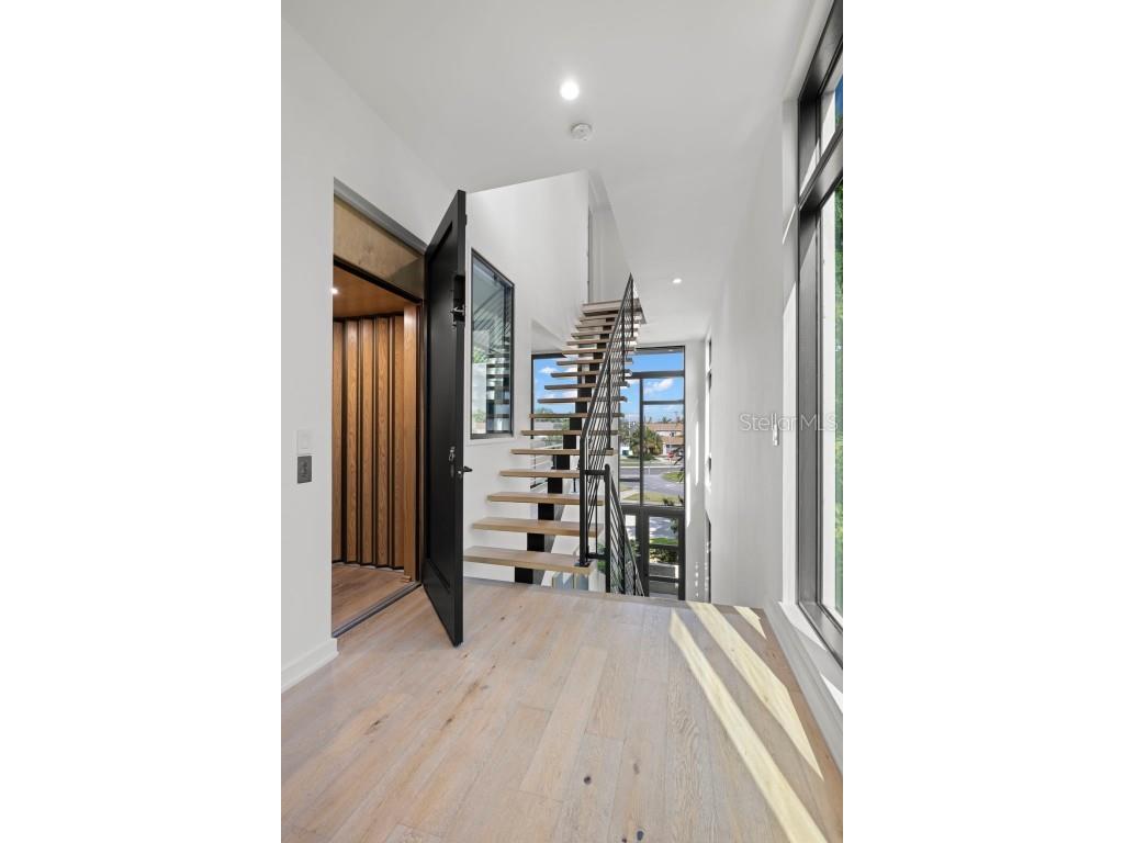 98 W Davis Boulevard Tampa FL 33606 TB8373079 image24