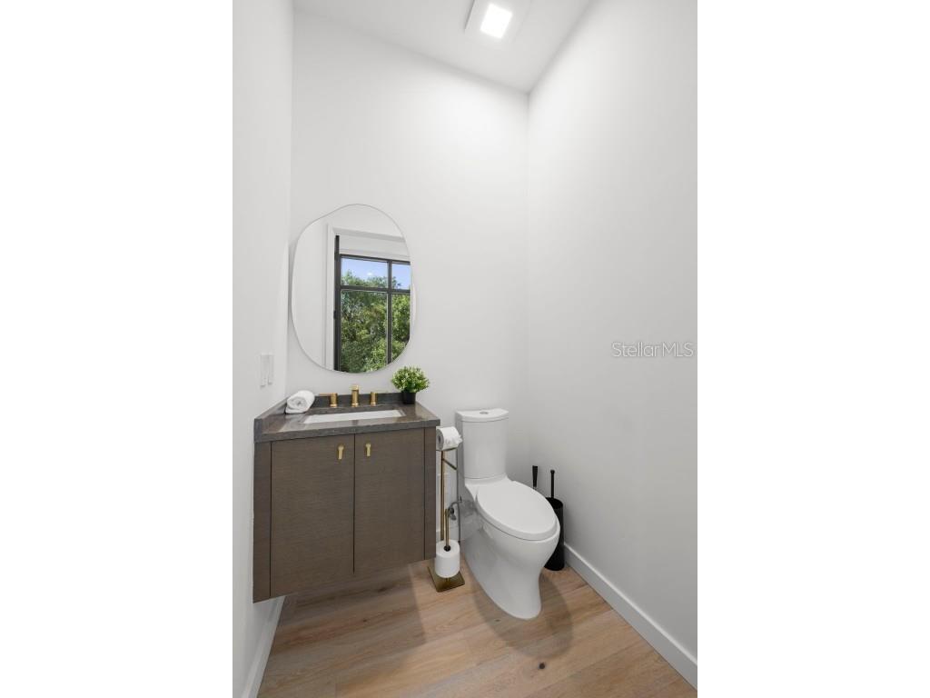 98 W Davis Boulevard Tampa FL 33606 TB8373079 image25