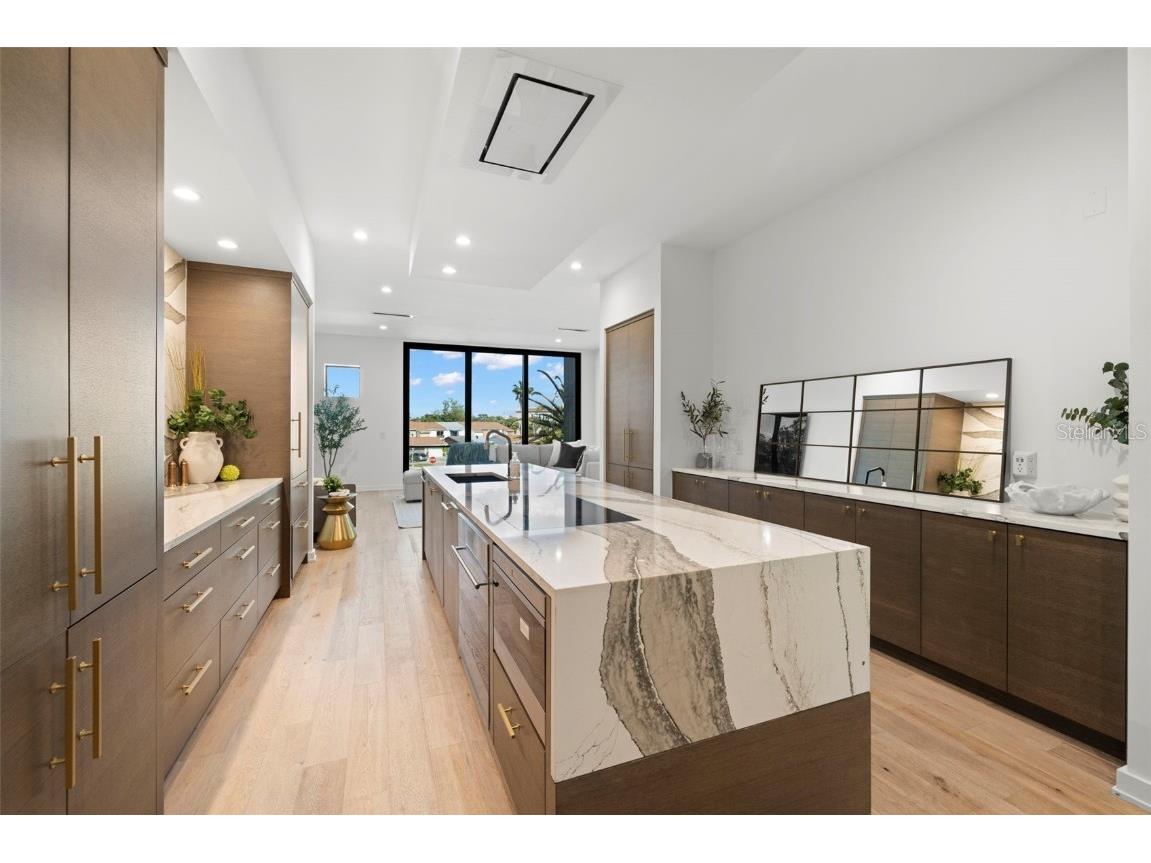 98 W Davis Boulevard Tampa FL 33606 TB8373079 image32