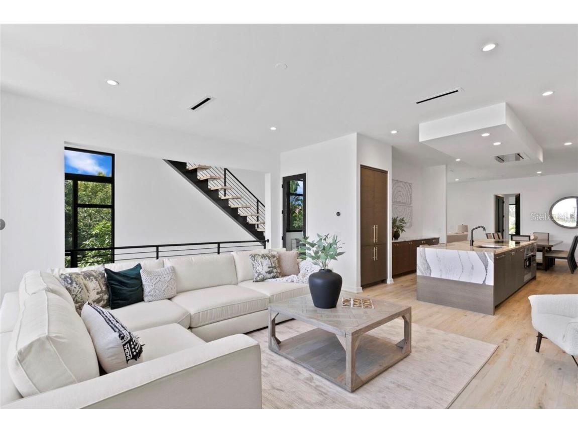 98 W Davis Boulevard Tampa FL 33606 TB8373079 image36