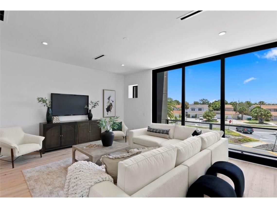 98 W Davis Boulevard Tampa FL 33606 TB8373079 image38