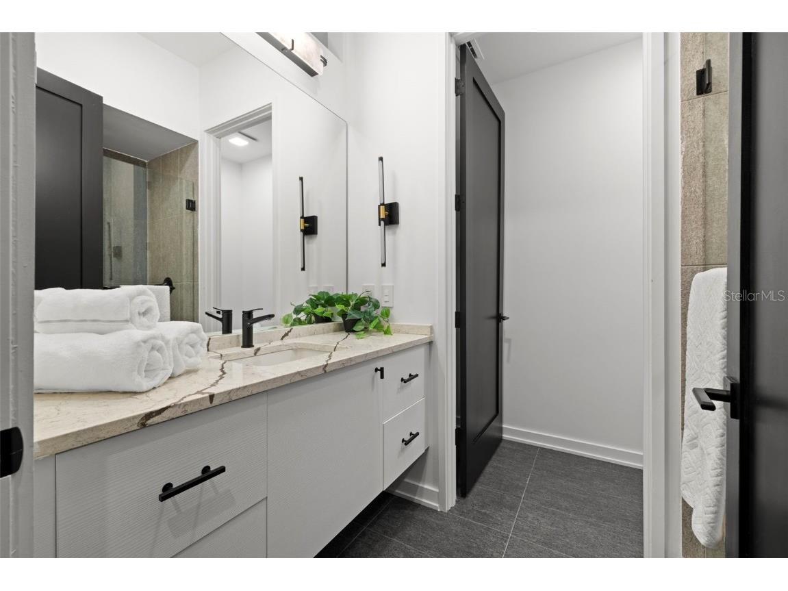 98 W Davis Boulevard Tampa FL 33606 TB8373079 image44