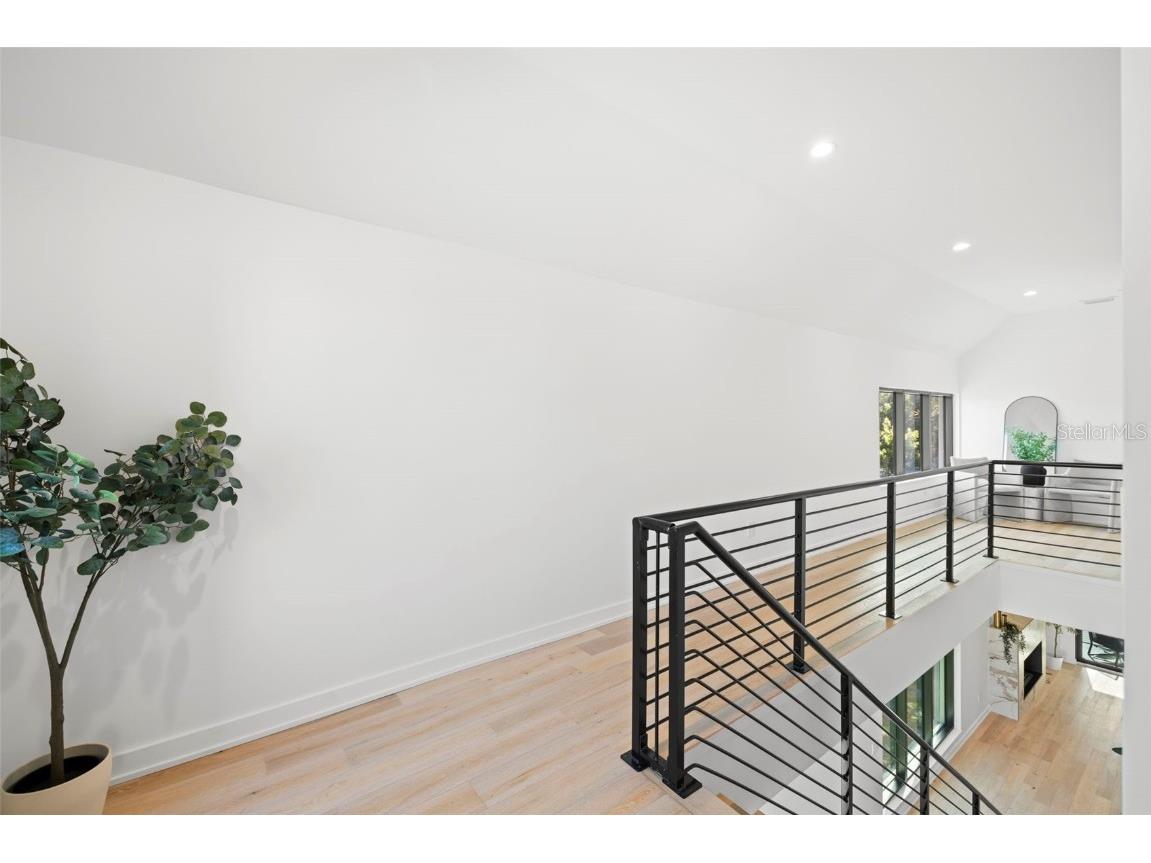 98 W Davis Boulevard Tampa FL 33606 TB8373079 image49