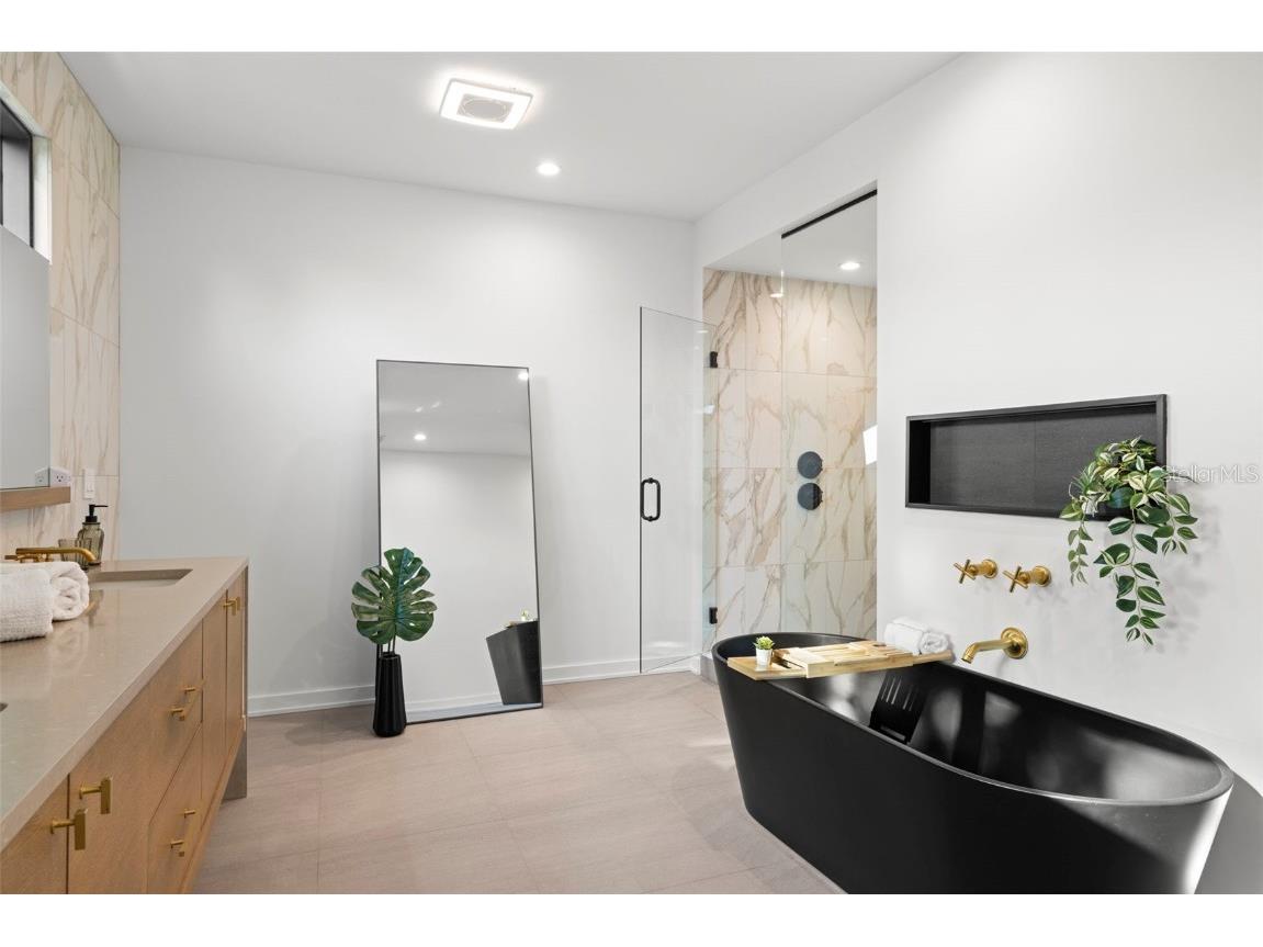 98 W Davis Boulevard Tampa FL 33606 TB8373079 image56