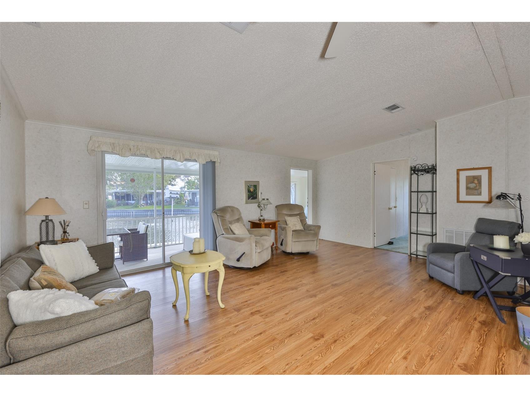 980 7th Street NW #16 Largo FL 33770 TB8476761 image15