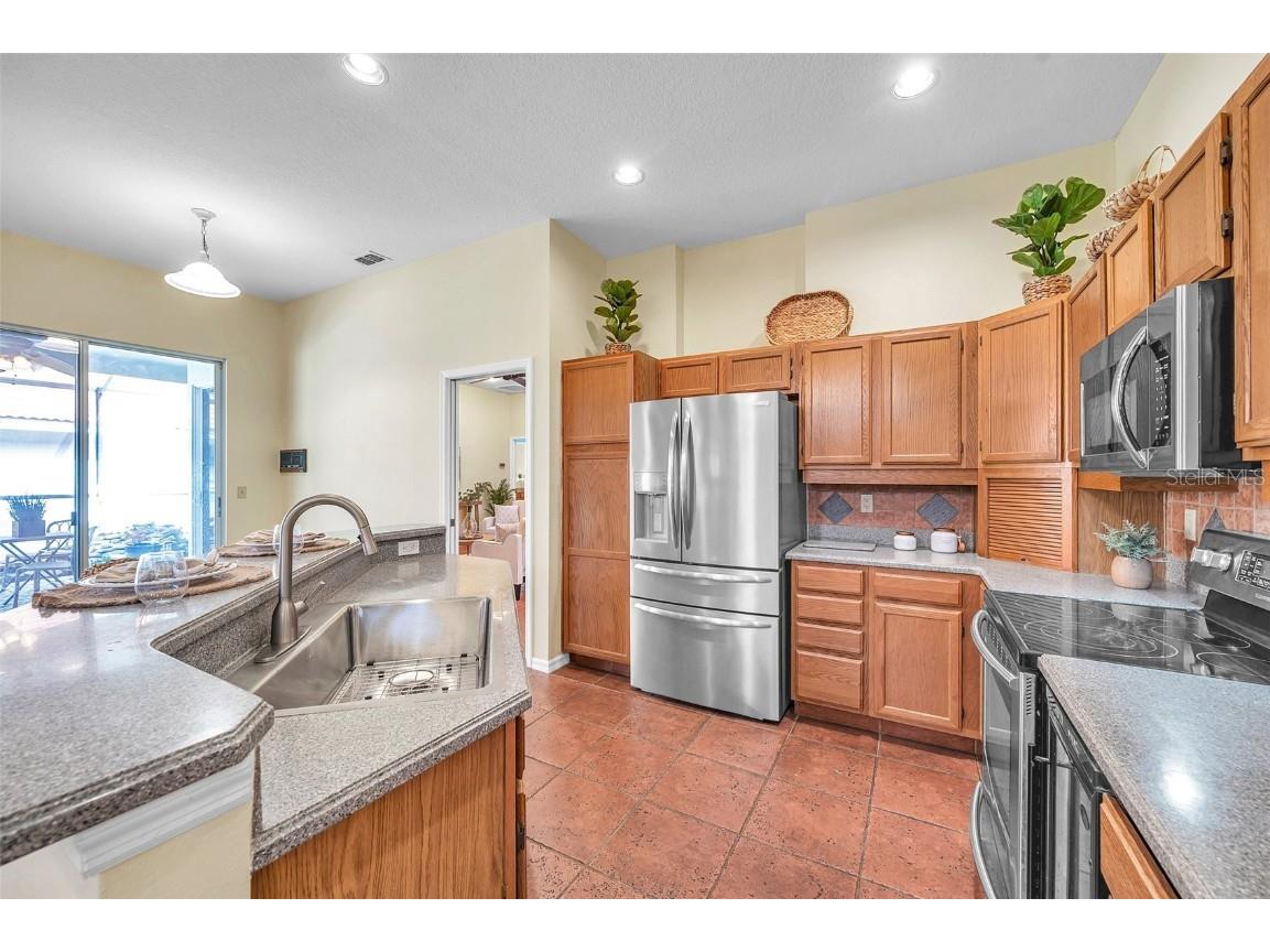 980 Live Oak Avenue NE Saint Petersburg FL 33703 TB8381330 image7