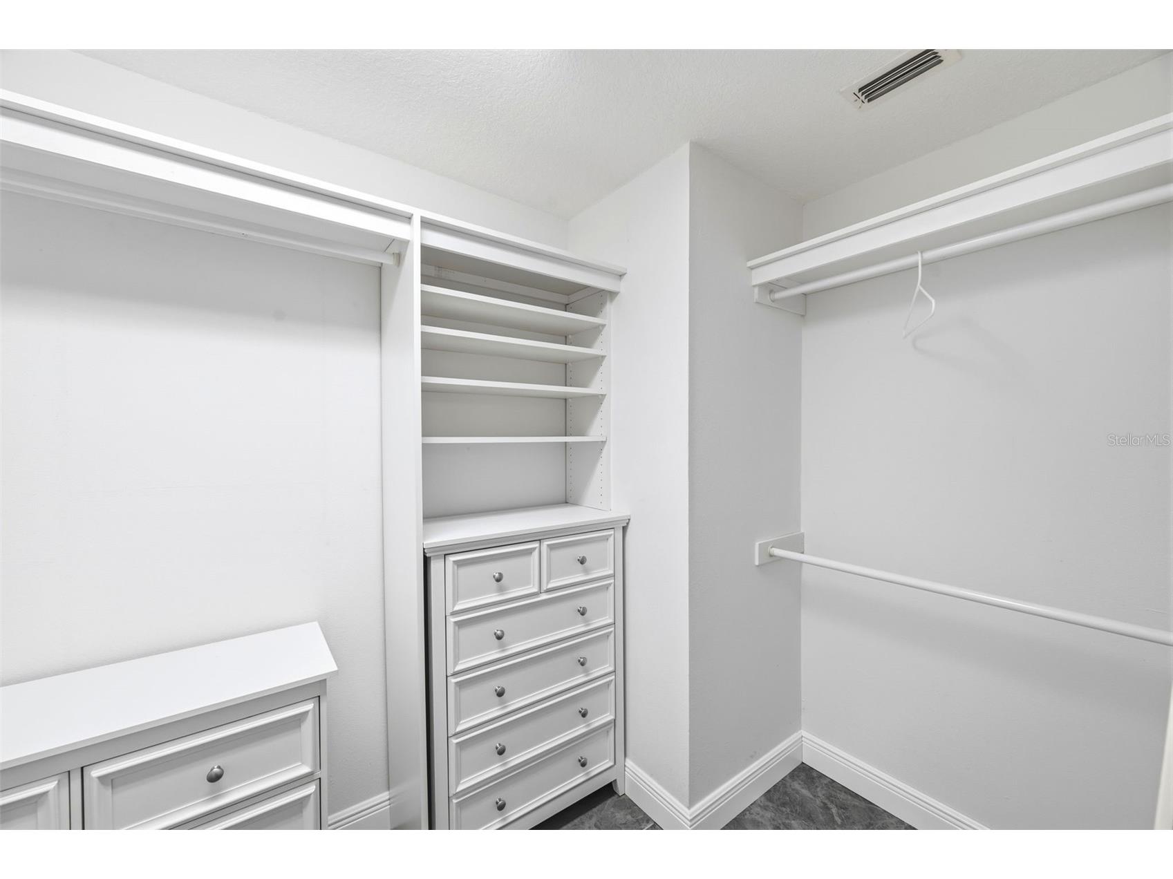 980 Live Oak Avenue NE Saint Petersburg FL 33703 TB8526964 image29