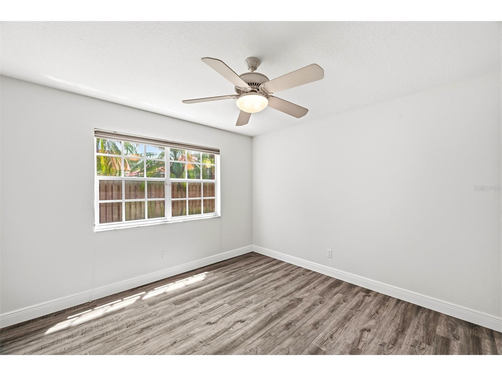 980 Live Oak Avenue NE Saint Petersburg FL 33703 TB8526964 image33