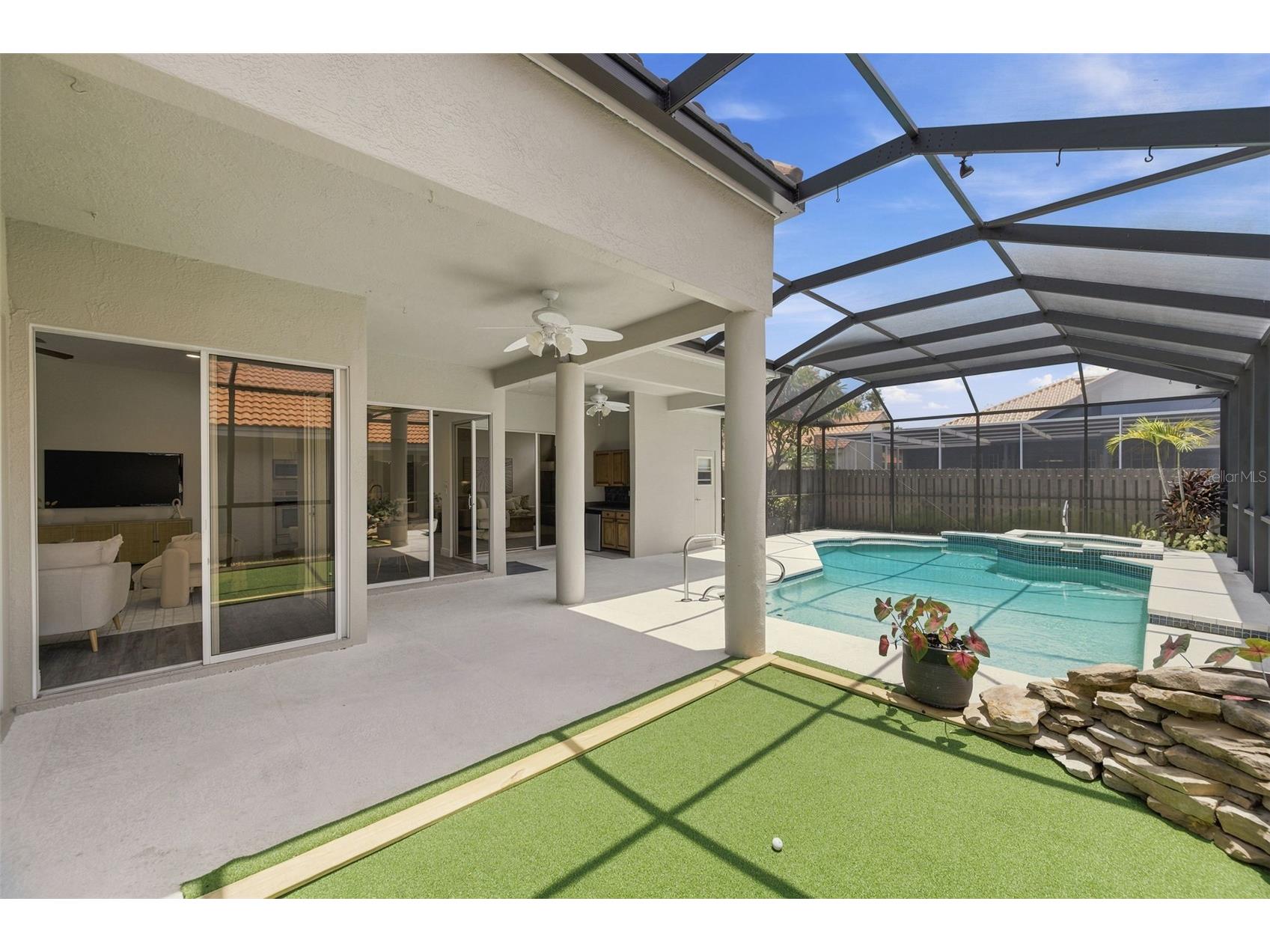 980 Live Oak Avenue NE Saint Petersburg FL 33703 TB8526964 image37