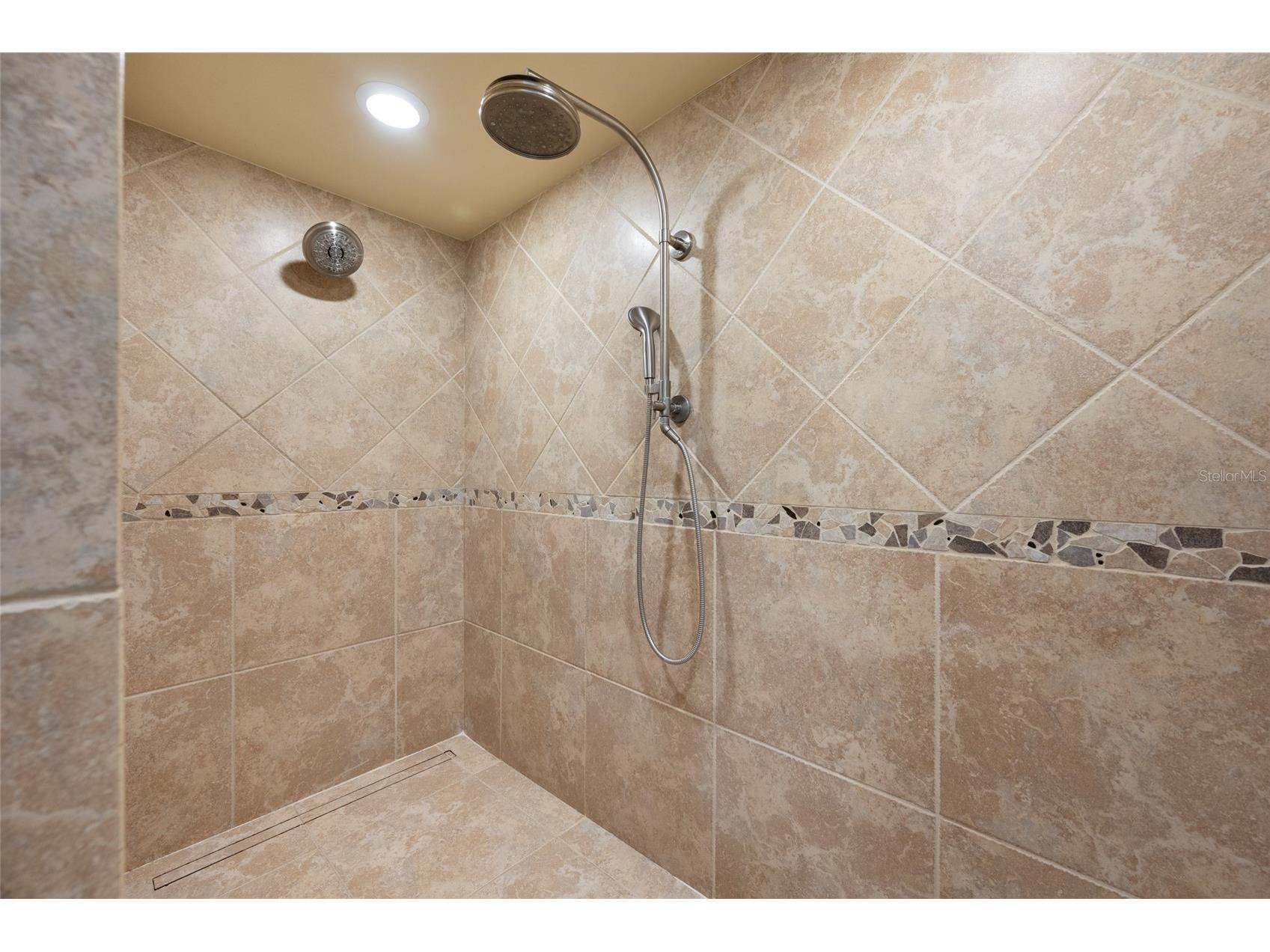 9801 Compass Point Way Tampa FL 33615 TB8520408 image60