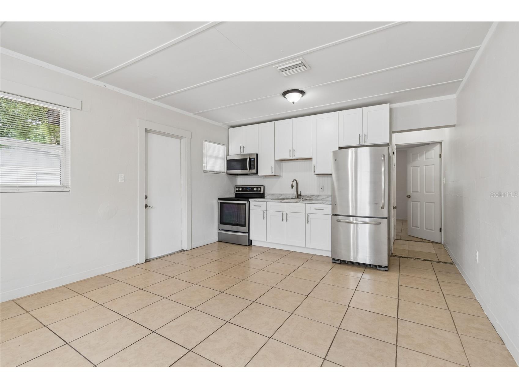 9801 N 11th Street Tampa FL 33612 TB8500370 image34