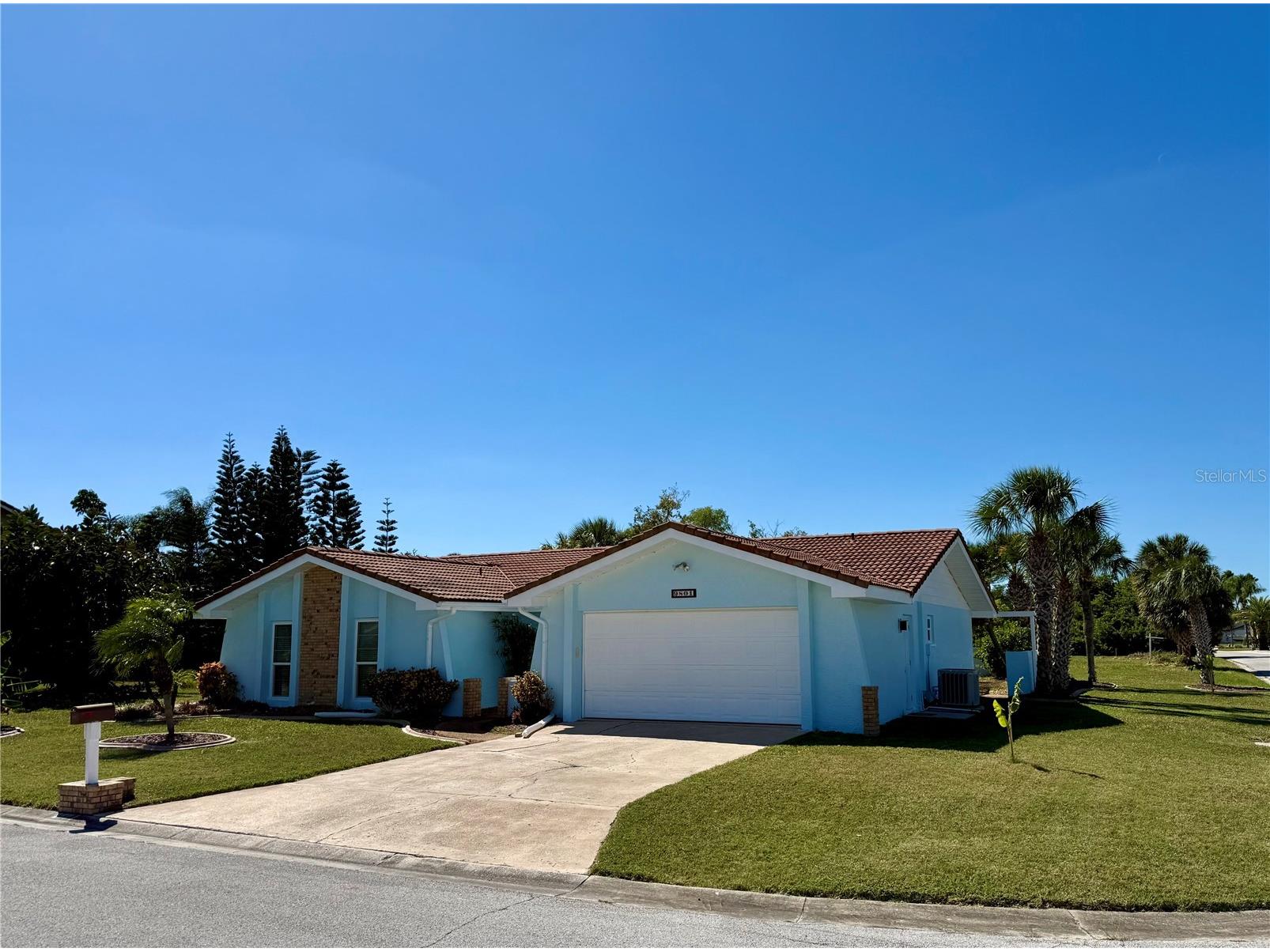 9801 San Moreno Way Port Richey FL 34668 W7879997 image2