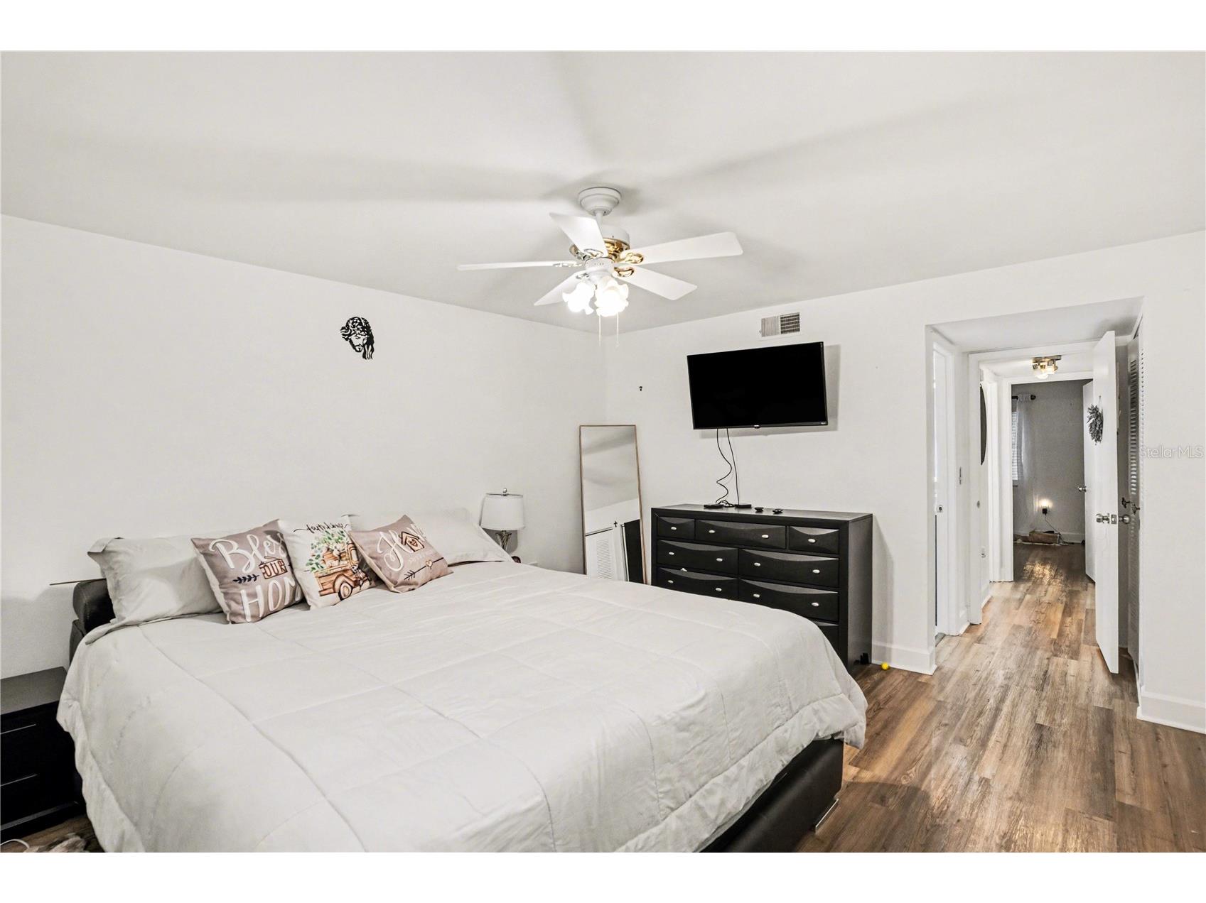 9802 Lombard Court #102 Tampa FL 33618 TB8491391 image14
