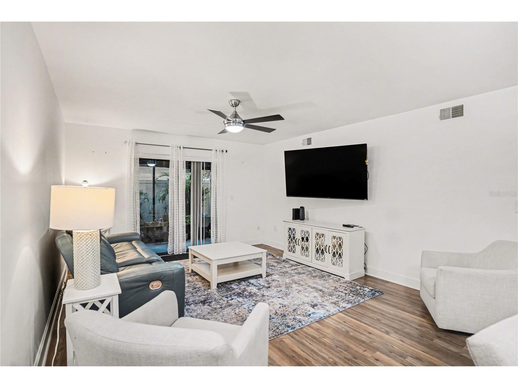 9802 Lombard Court #102 Tampa FL 33618 TB8491391 image6