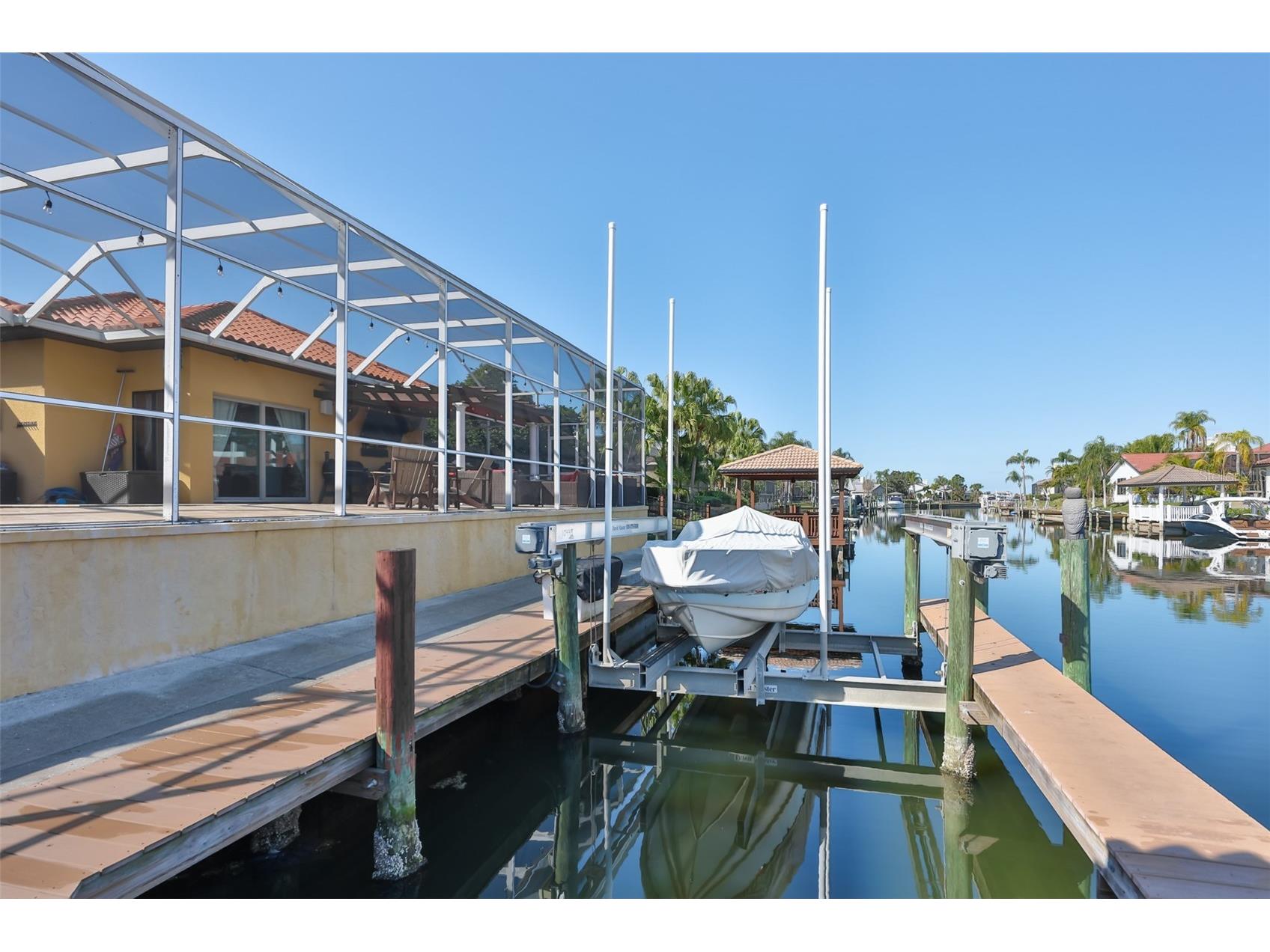 9805 Compass Point Way Tampa FL 33615 TB8465679 image78