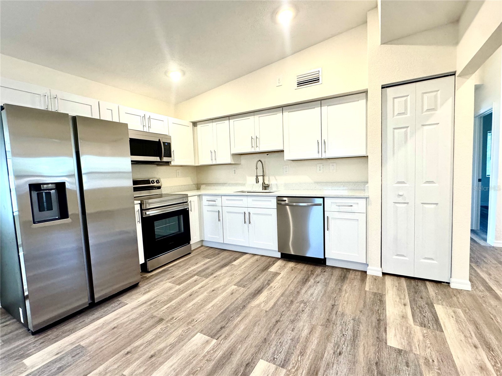 9805 N Myrtle Street Tampa FL 33617 A4695751 image2
