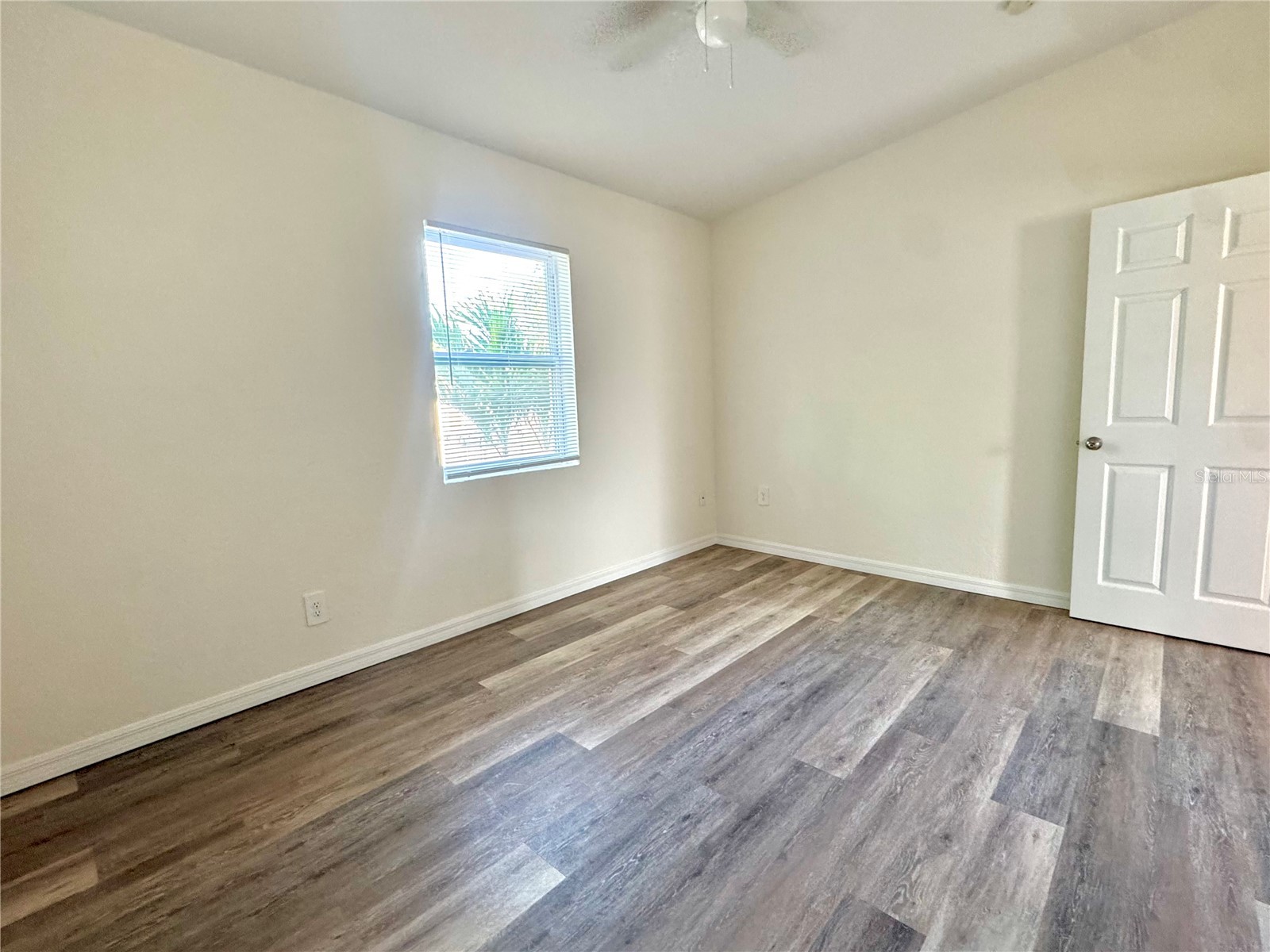 9805 N Myrtle Street Tampa FL 33617 A4695751 image8