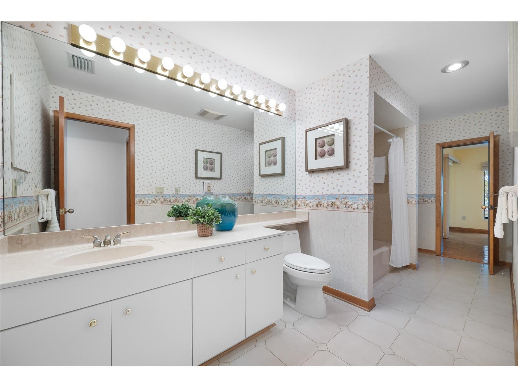 9807 Compass Point Way Tampa FL 33615 TB8426885 image41