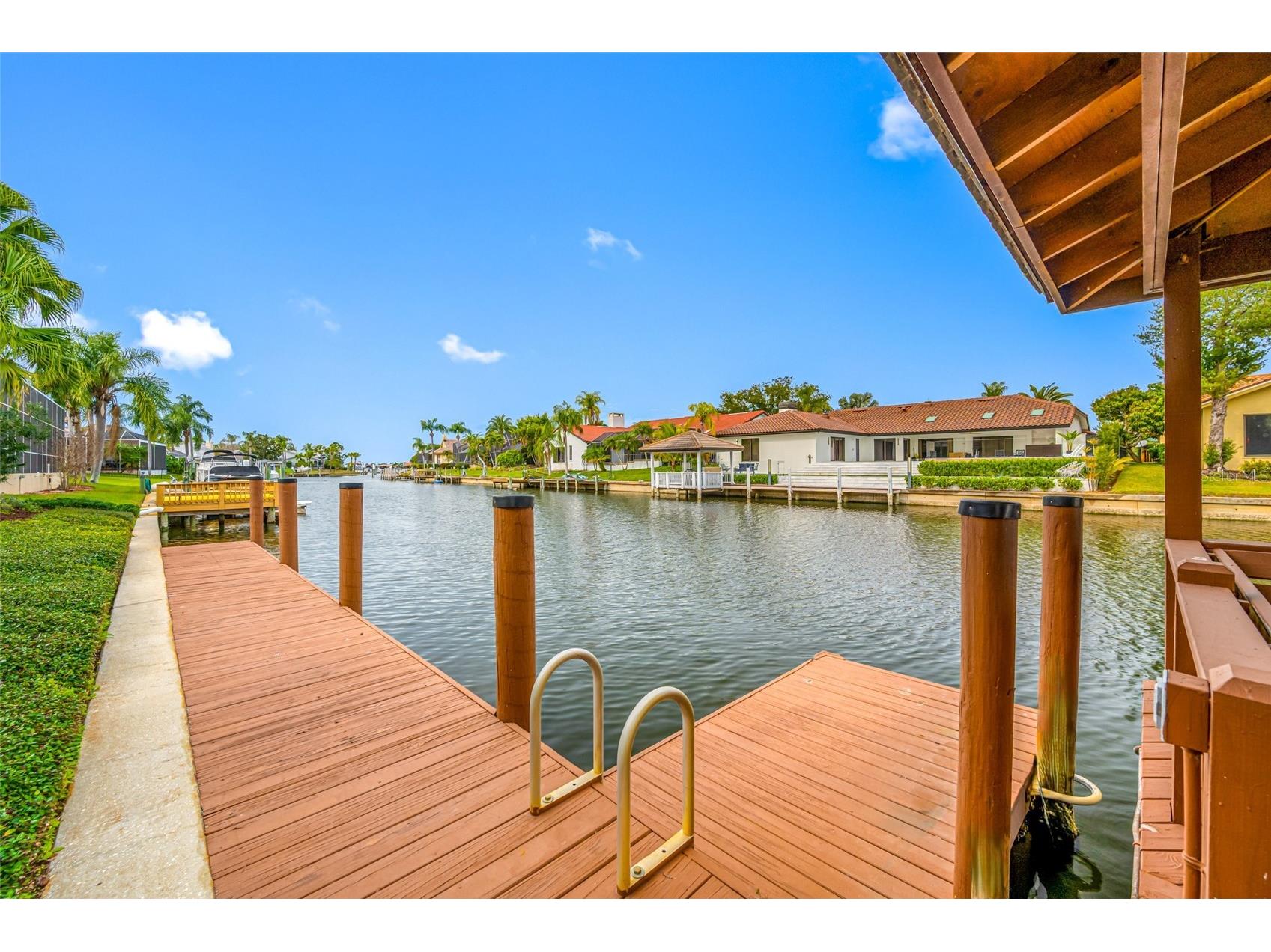 9807 Compass Point Way Tampa FL 33615 TB8426885 image55