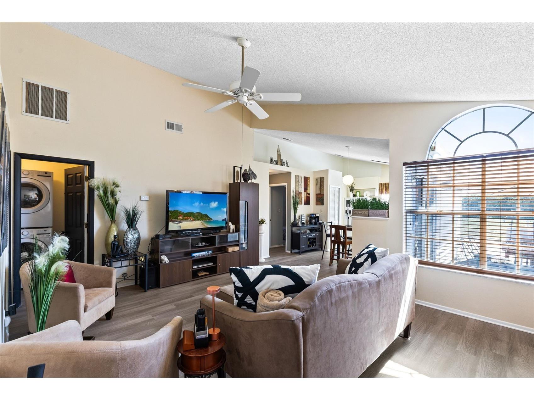 9808 Surrey Ridge Road Orlando FL 32825 O6385282 image3