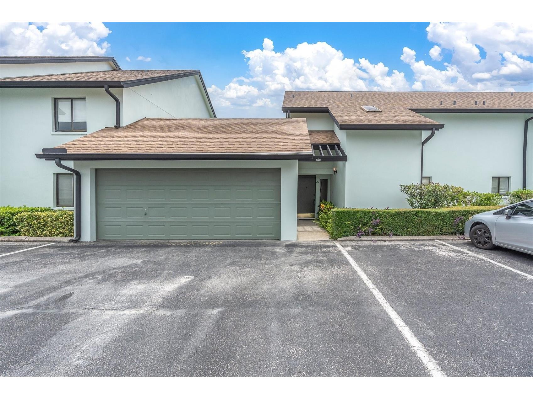 9809 Lombard Court #109 Tampa FL 33618 TB8515057 image1