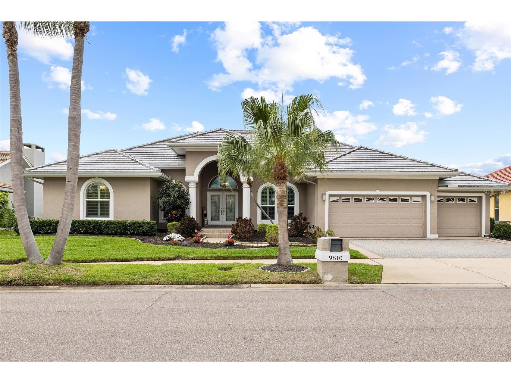 9810 Compass Point Way Tampa FL 33615 - LAKE SUNSET AND LAKE SUNRISE TB8484110 image3