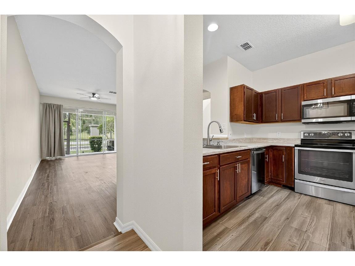 9810 Fan Palm Way Tampa FL 33610 TB8433796 image2