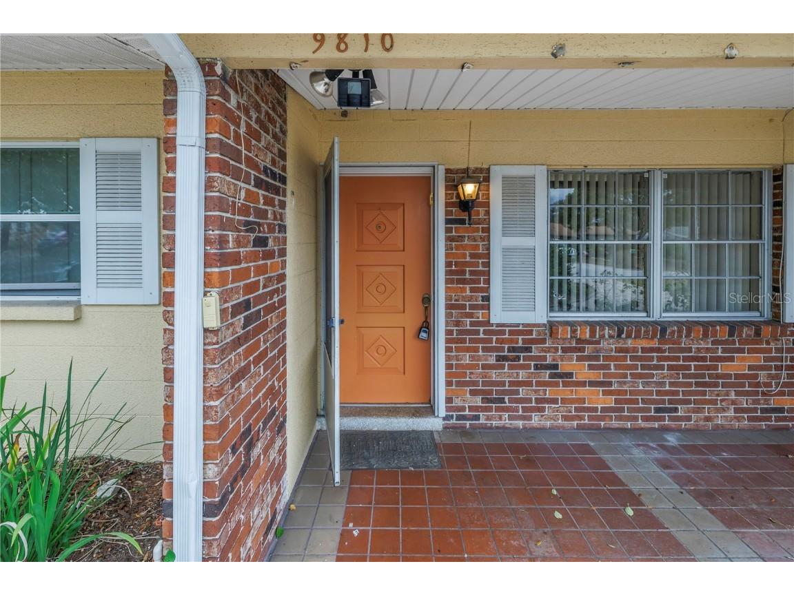 9810 N 53rd Street Temple Terrace FL 33617 TB8338755 image1