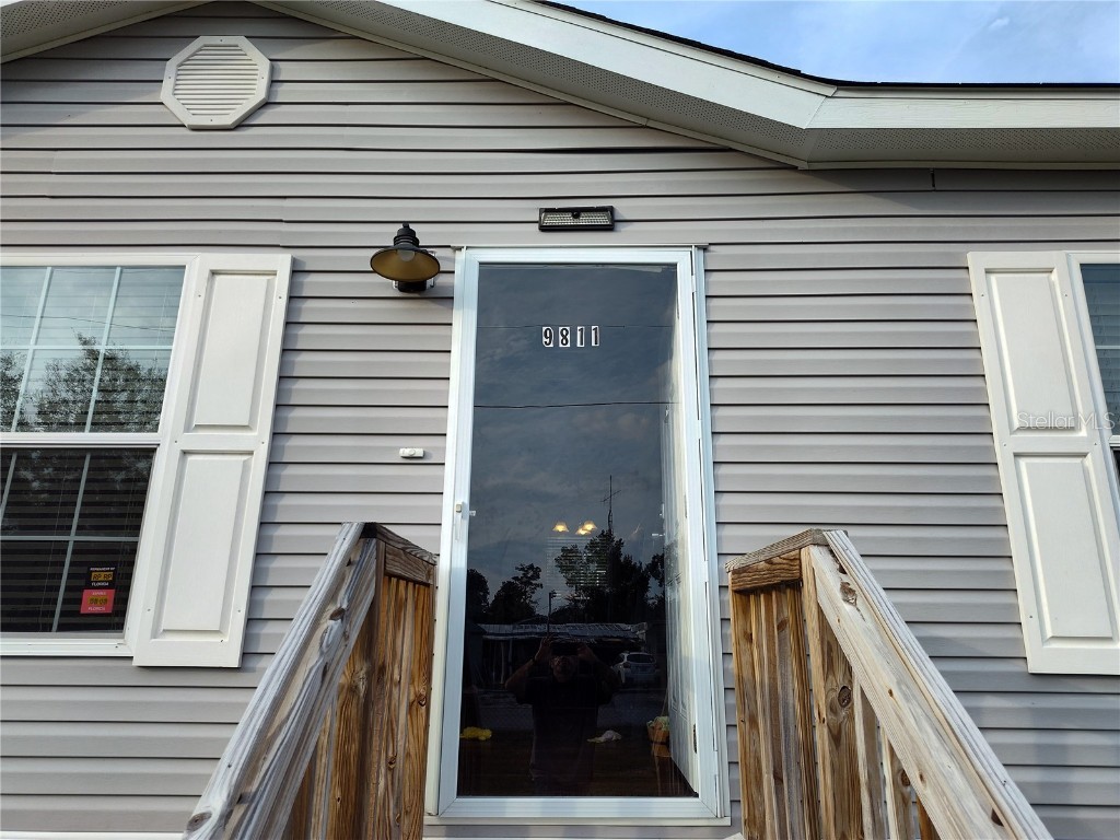 9811 Bud Street Hudson FL 34669 W7869470 image5