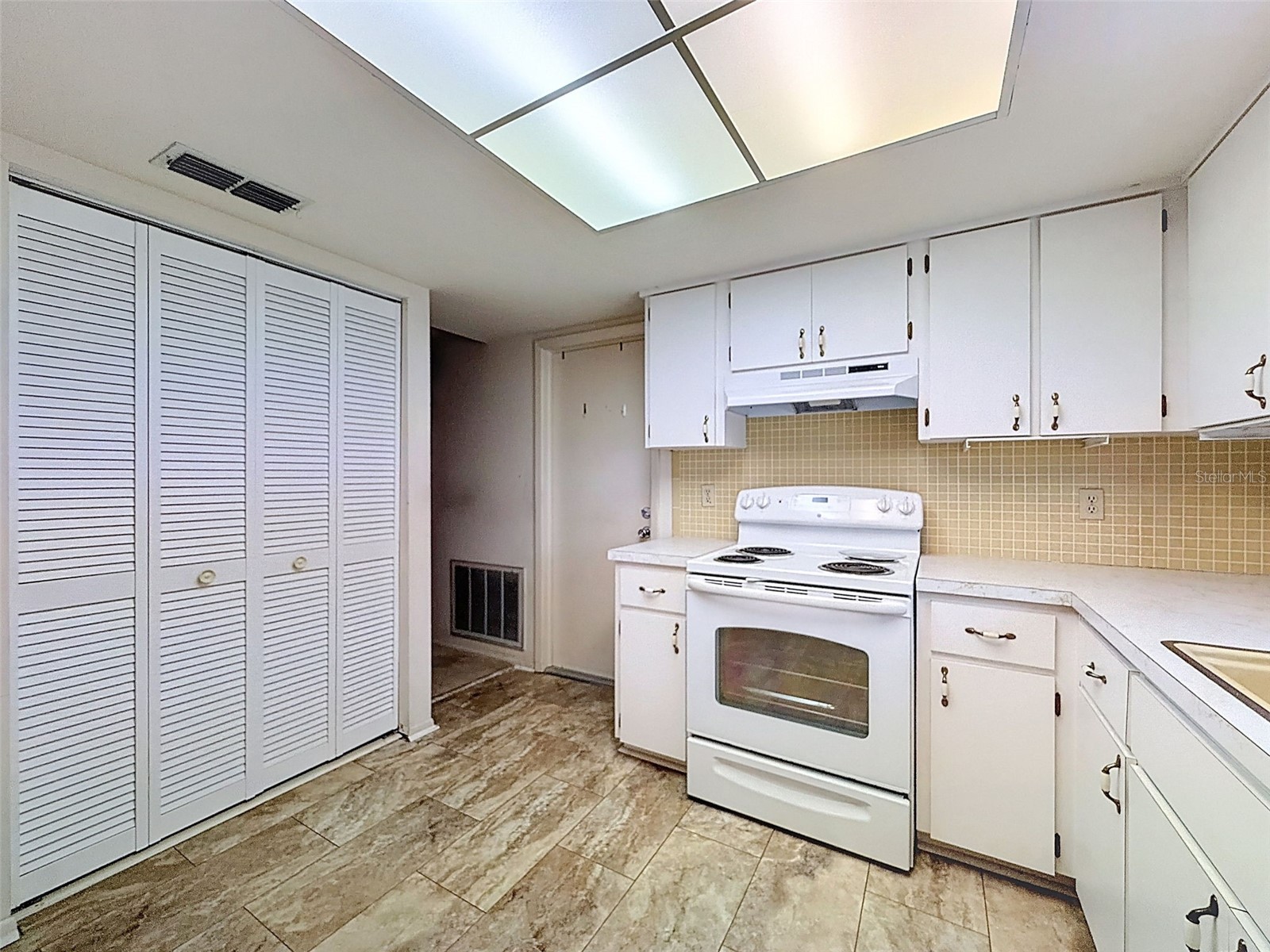 9811 Woodstock Lane Port Richey FL 34668 W7884997 image11