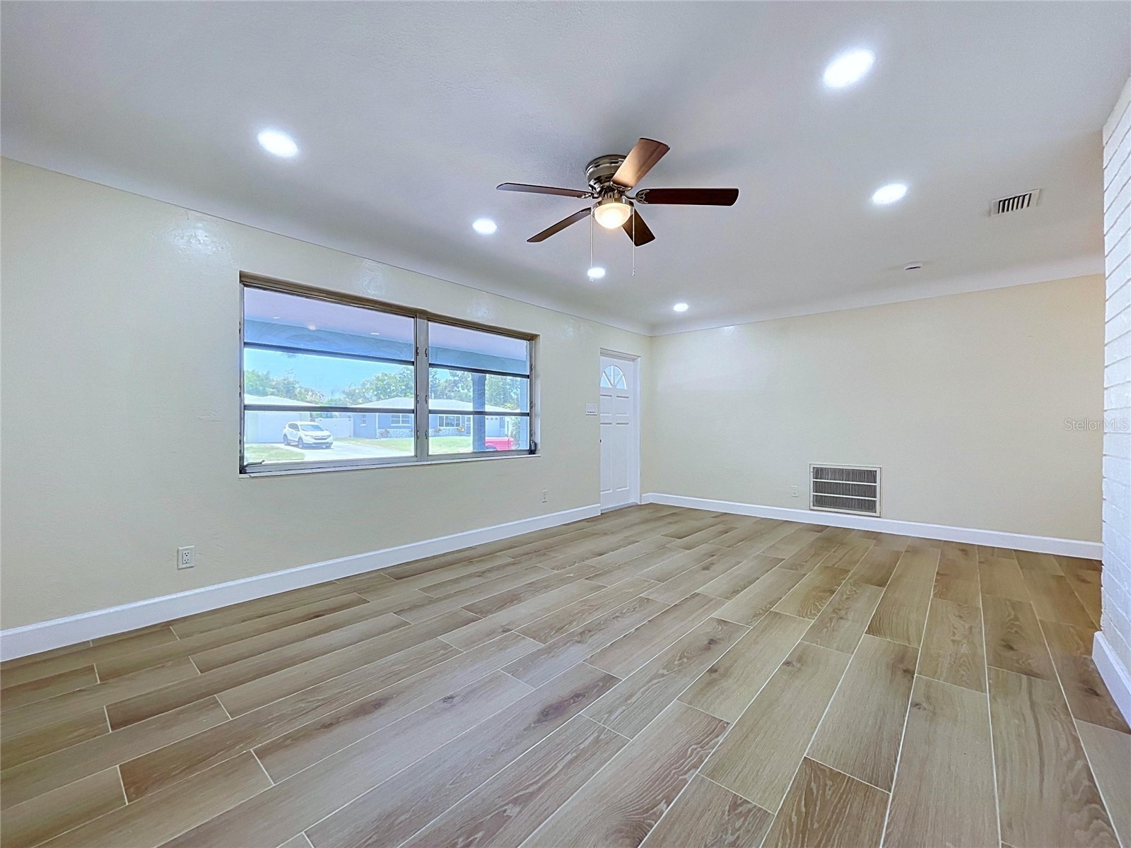 9813 51st Avenue N Saint Petersburg FL 33708 TB8528371 image12