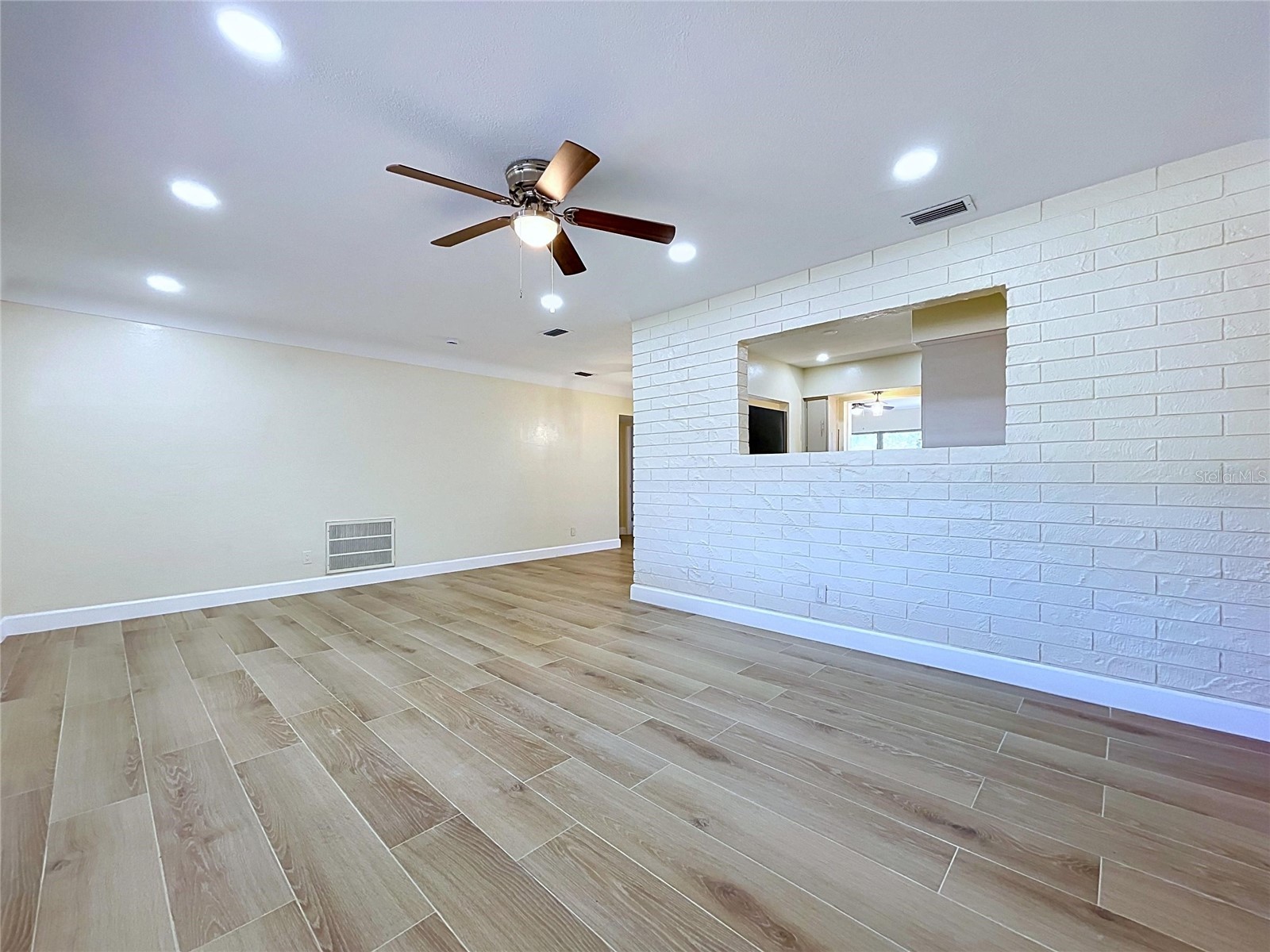 9813 51st Avenue N Saint Petersburg FL 33708 TB8528371 image13