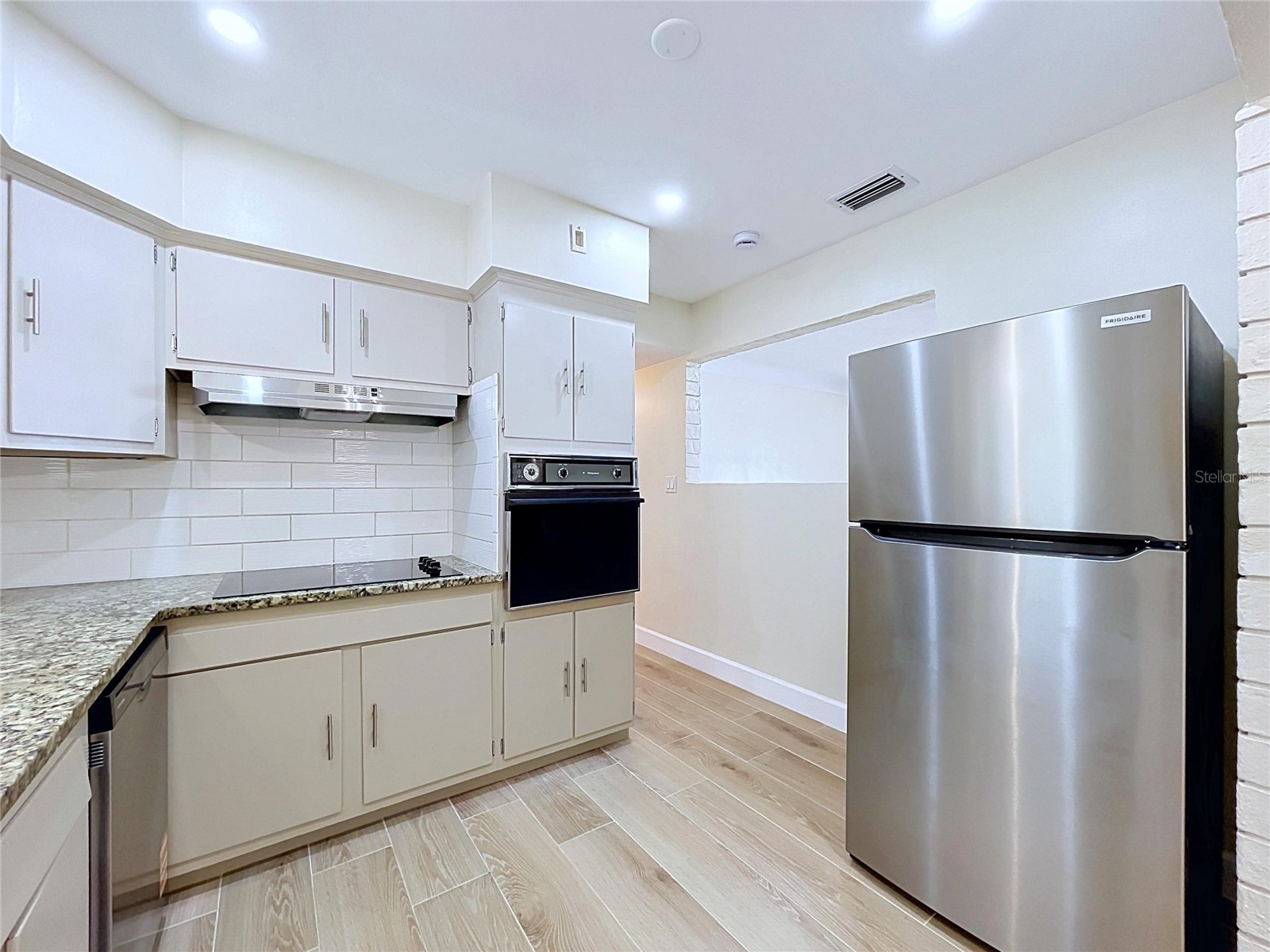9813 51st Avenue N Saint Petersburg FL 33708 TB8528371 image17