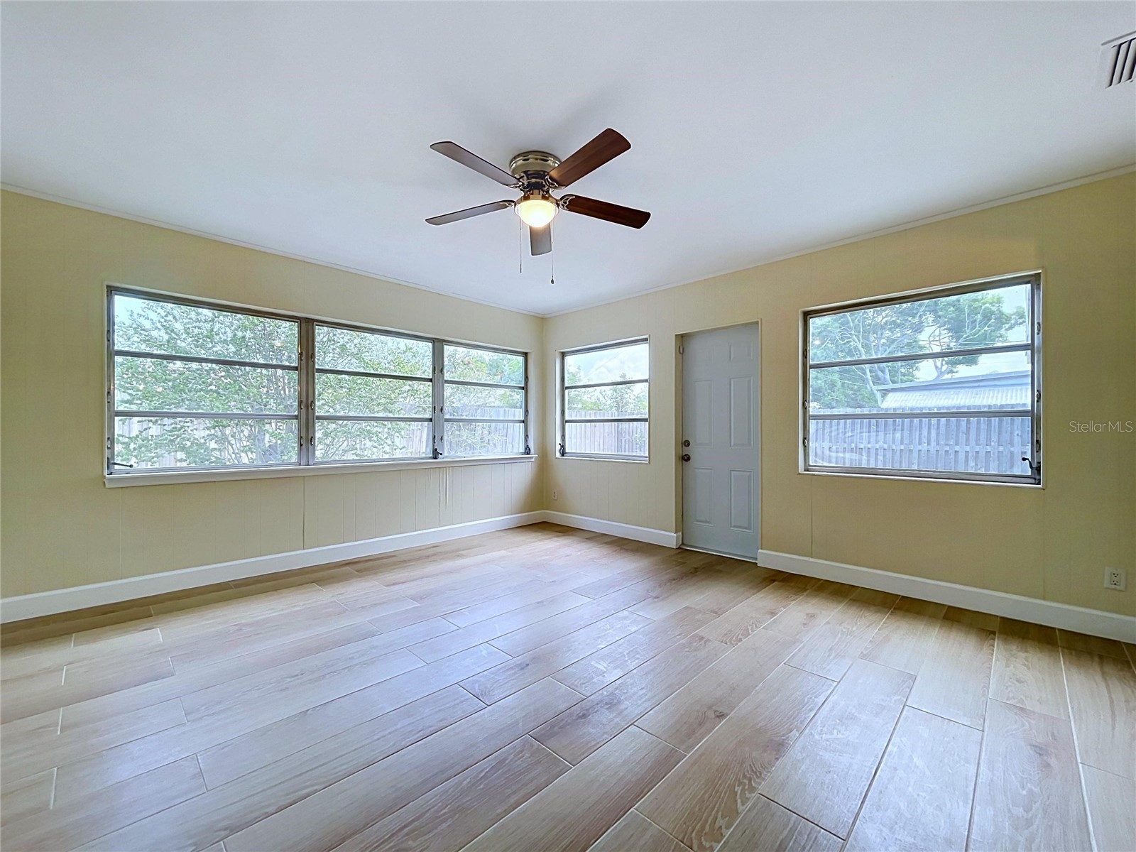 9813 51st Avenue N Saint Petersburg FL 33708 TB8528371 image20